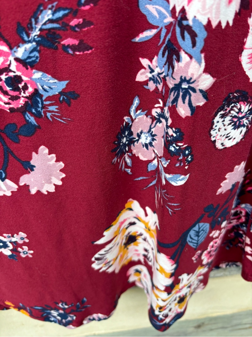No Boundaries Women’s Burgundy Floral Crisscross Long-Sleeve Top Size L (11-13) - Picture 5 of 7